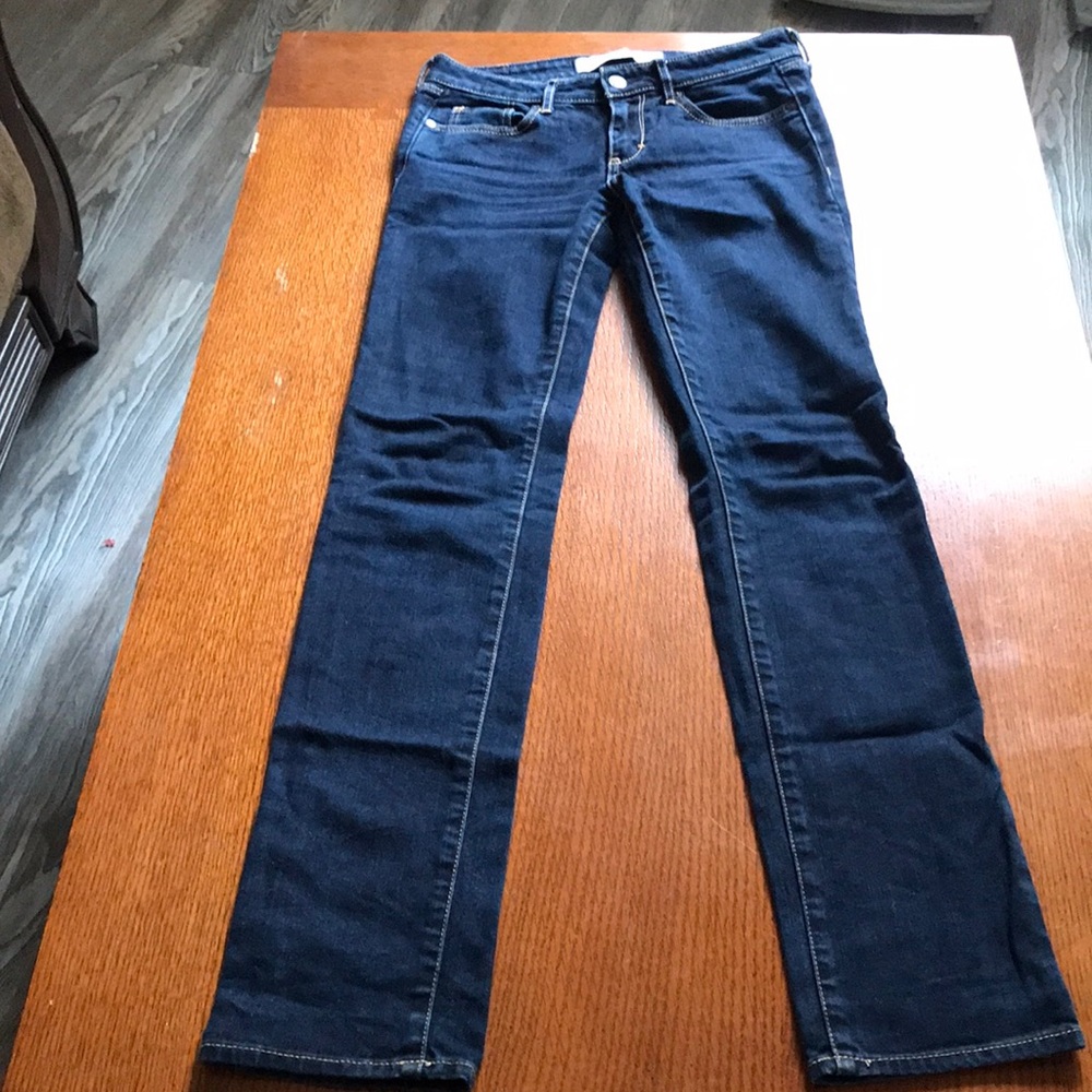Abercrombie and Fitch skinny jeans size w25, l33. (Actual W 27, L 31) like new!